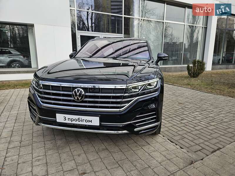 Позашляховик / Кросовер Volkswagen Touareg 2022 в Києві