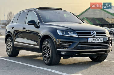 Внедорожник / Кроссовер Volkswagen Touareg 2016 в Киеве