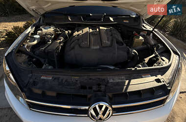 Внедорожник / Кроссовер Volkswagen Touareg 2014 в 