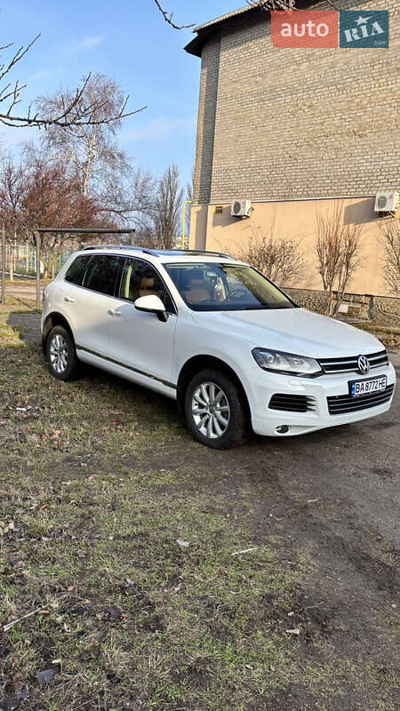 Внедорожник / Кроссовер Volkswagen Touareg 2014 в Знаменке