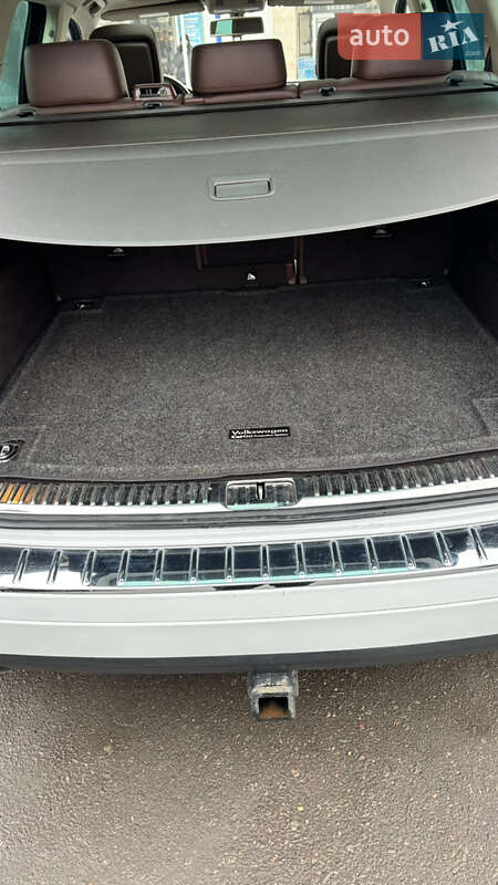 Внедорожник / Кроссовер Volkswagen Touareg 2014 в Знаменке