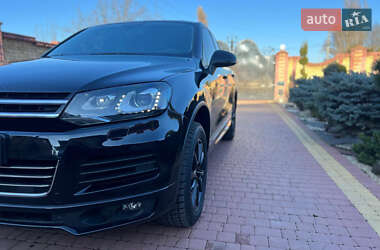 Внедорожник / Кроссовер Volkswagen Touareg 2011 в Черновцах