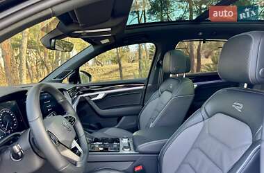 Внедорожник / Кроссовер Volkswagen Touareg 2023 в 