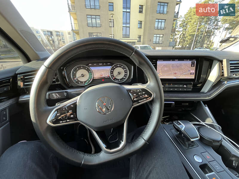 Внедорожник / Кроссовер Volkswagen Touareg 2021 в Киеве