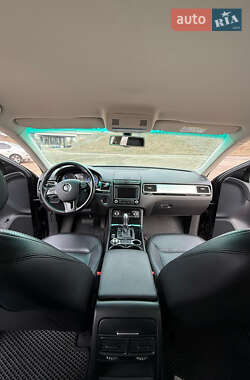 Позашляховик / Кросовер Volkswagen Touareg 2015 в 