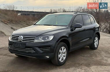 Позашляховик / Кросовер Volkswagen Touareg 2015 в 