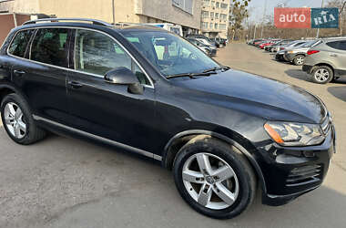 Внедорожник / Кроссовер Volkswagen Touareg 2012 в Киеве