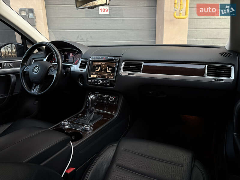 Позашляховик / Кросовер Volkswagen Touareg 2014 в Тернополі