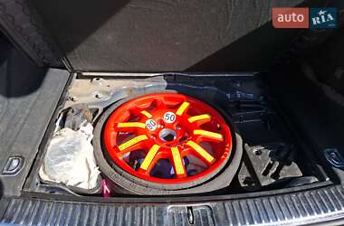 Позашляховик / Кросовер Volkswagen Touareg 2013 в 