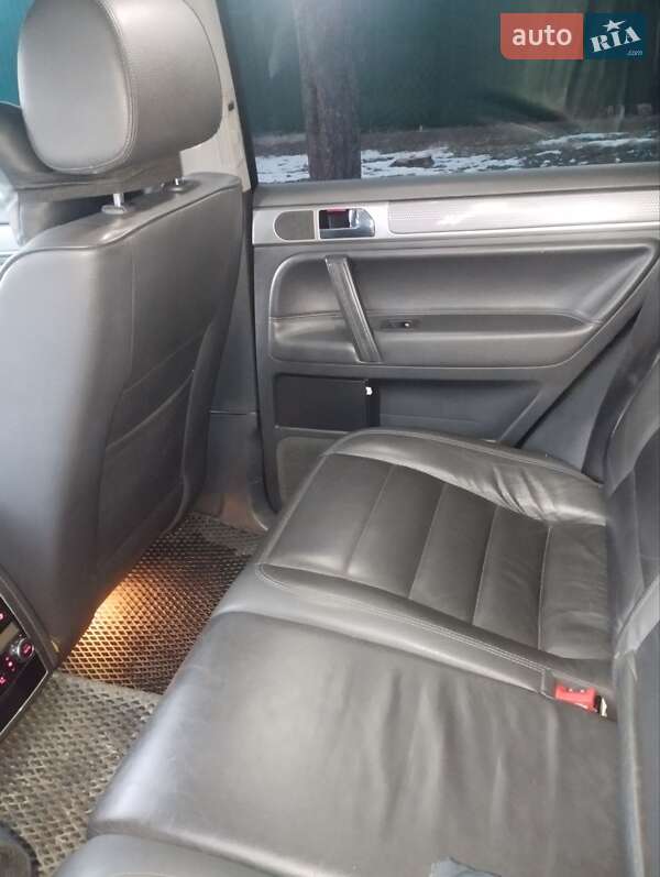 Внедорожник / Кроссовер Volkswagen Touareg 2006 в Звягеле
