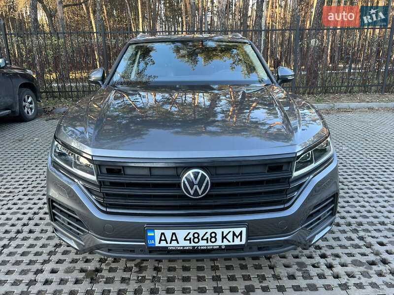 Позашляховик / Кросовер Volkswagen Touareg 2020 в Києві