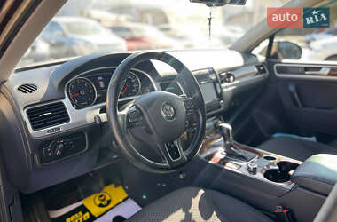 Внедорожник / Кроссовер Volkswagen Touareg 2013 в 