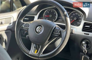 Внедорожник / Кроссовер Volkswagen Touareg 2013 в 