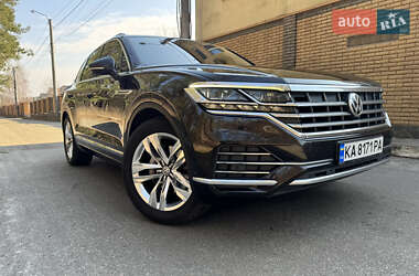 Позашляховик / Кросовер Volkswagen Touareg 2018 в 