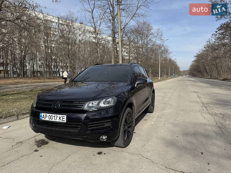 Внедорожник / Кроссовер Volkswagen Touareg 2012 в 