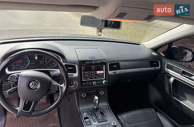 Внедорожник / Кроссовер Volkswagen Touareg 2012 в 