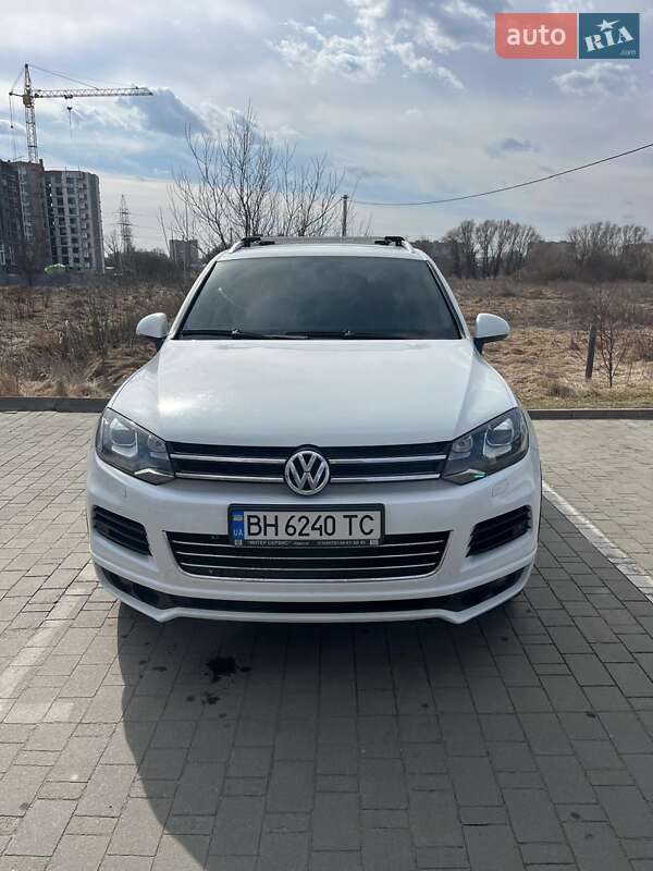 Внедорожник / Кроссовер Volkswagen Touareg 2012 в Хмельницком
