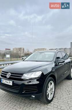 Внедорожник / Кроссовер Volkswagen Touareg 2012 в Львове