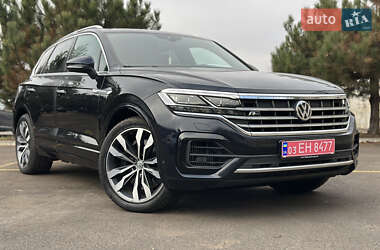 Позашляховик / Кросовер Volkswagen Touareg 2020 в Рівному