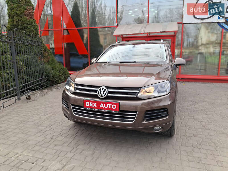 Внедорожник / Кроссовер Volkswagen Touareg 2012 в Одессе