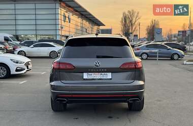 Позашляховик / Кросовер Volkswagen Touareg 2020 в Києві