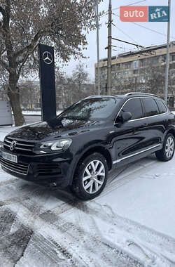 Внедорожник / Кроссовер Volkswagen Touareg 2013 в Николаеве