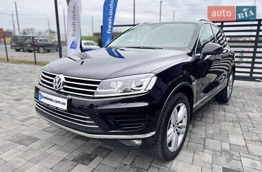 Внедорожник / Кроссовер Volkswagen Touareg 2017 в Ровно