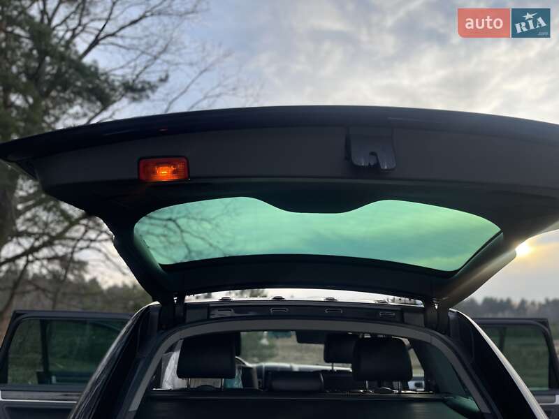 Внедорожник / Кроссовер Volkswagen Touareg 2006 в Новояворовске