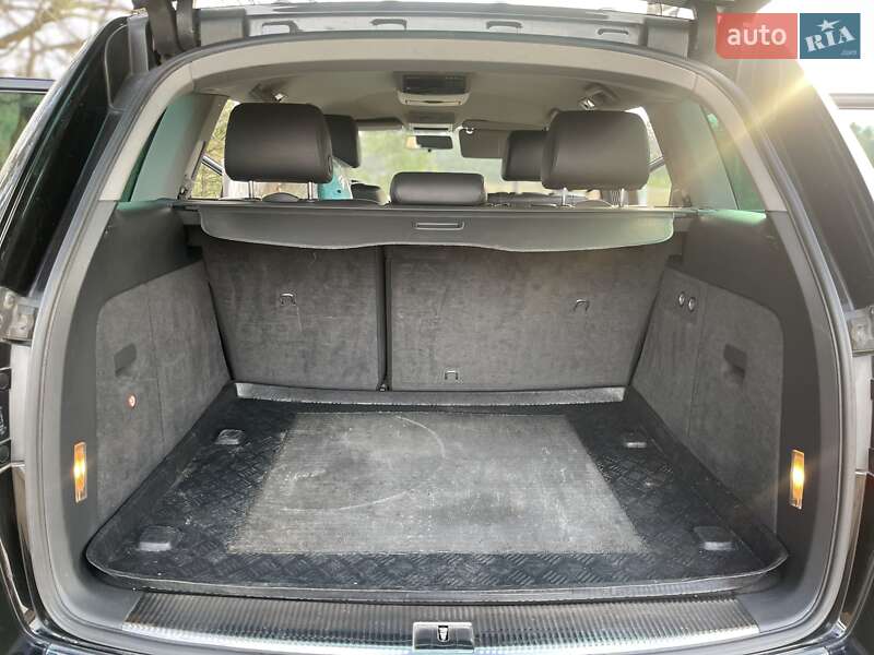 Внедорожник / Кроссовер Volkswagen Touareg 2006 в Новояворовске