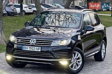 Позашляховик / Кросовер Volkswagen Touareg 2017 в Одесі