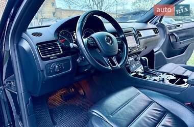 Позашляховик / Кросовер Volkswagen Touareg 2017 в Одесі