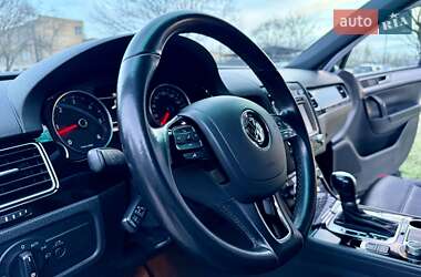 Позашляховик / Кросовер Volkswagen Touareg 2017 в Одесі