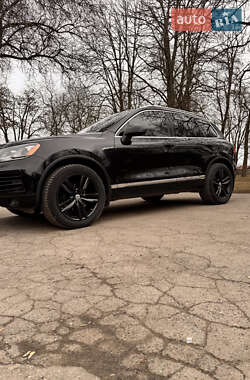 Позашляховик / Кросовер Volkswagen Touareg 2012 в 
