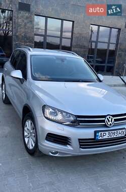 Позашляховик / Кросовер Volkswagen Touareg 2012 в 