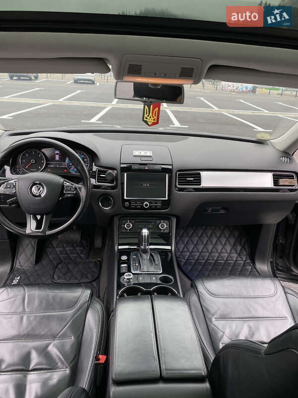 Внедорожник / Кроссовер Volkswagen Touareg 2011 в Ивано-Франковске