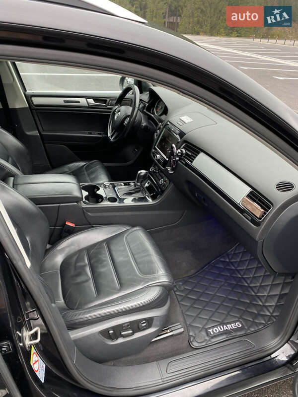 Внедорожник / Кроссовер Volkswagen Touareg 2011 в Ивано-Франковске