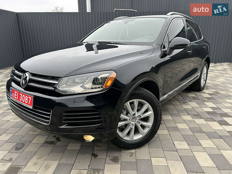 Внедорожник / Кроссовер Volkswagen Touareg 2013 в Полтаве
