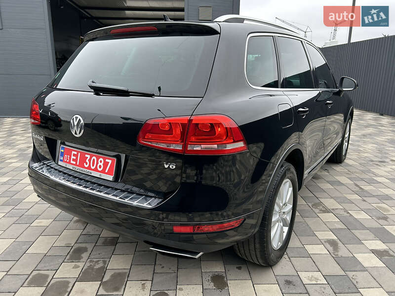 Внедорожник / Кроссовер Volkswagen Touareg 2013 в Полтаве