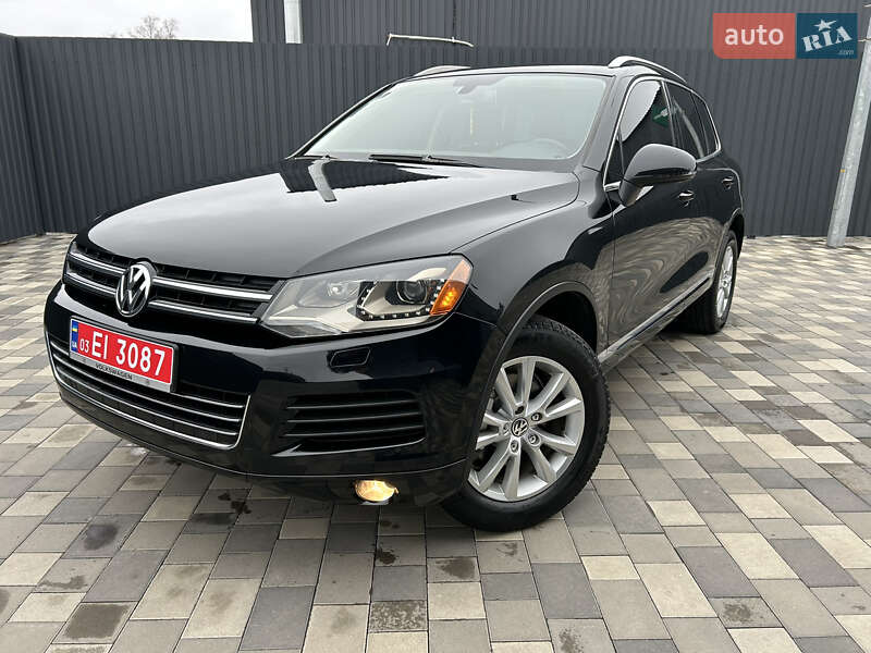 Внедорожник / Кроссовер Volkswagen Touareg 2013 в Полтаве