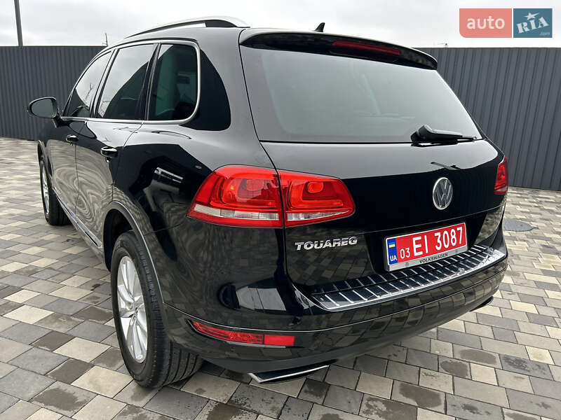 Внедорожник / Кроссовер Volkswagen Touareg 2013 в Полтаве