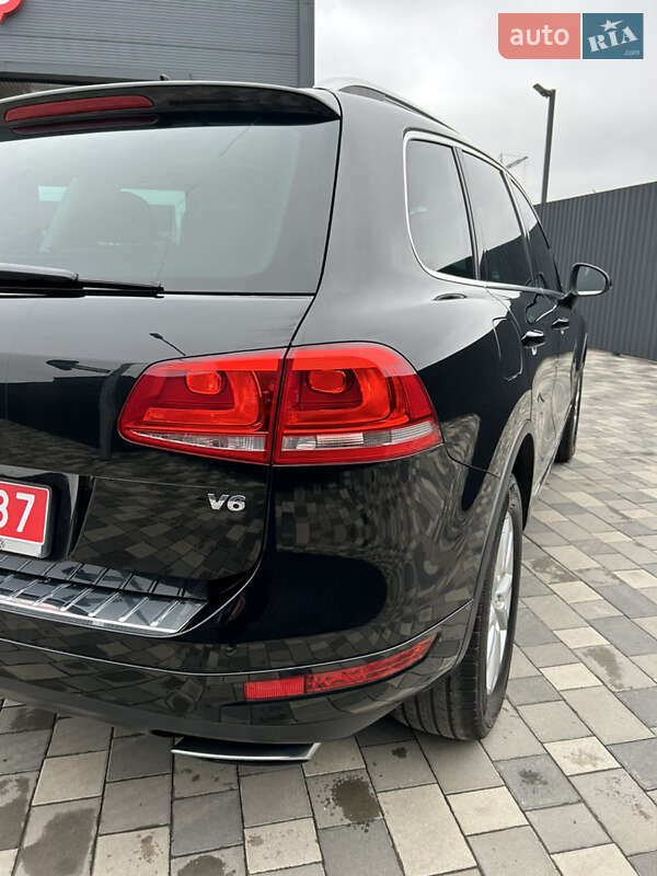 Внедорожник / Кроссовер Volkswagen Touareg 2013 в Полтаве