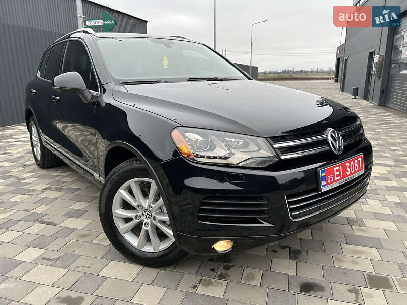 Внедорожник / Кроссовер Volkswagen Touareg 2013 в Полтаве