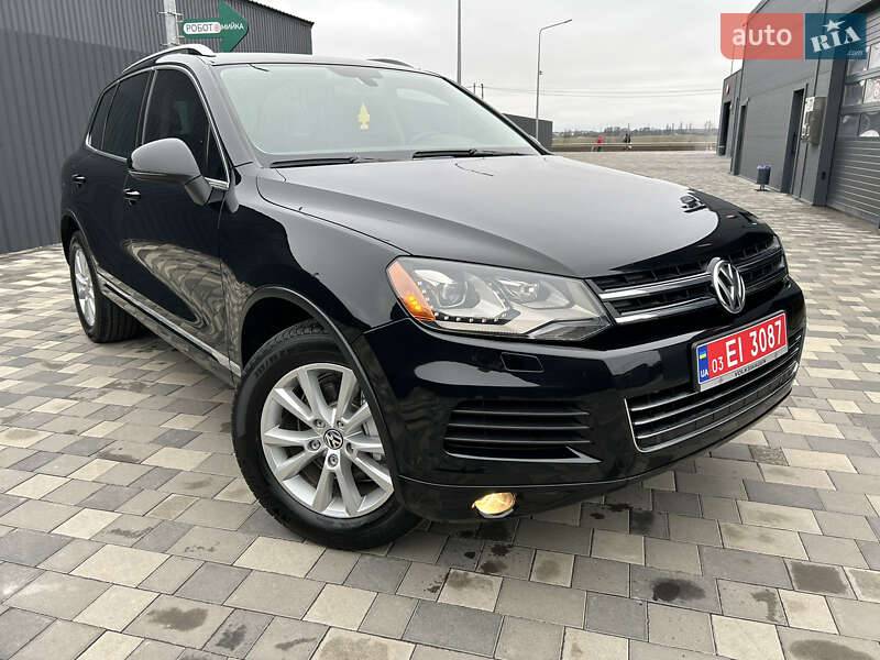 Внедорожник / Кроссовер Volkswagen Touareg 2013 в Полтаве