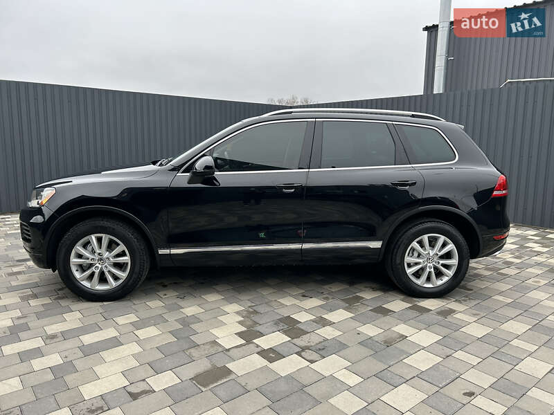 Внедорожник / Кроссовер Volkswagen Touareg 2013 в Полтаве