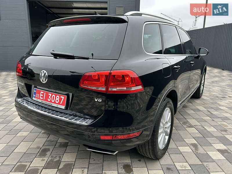 Внедорожник / Кроссовер Volkswagen Touareg 2013 в Полтаве