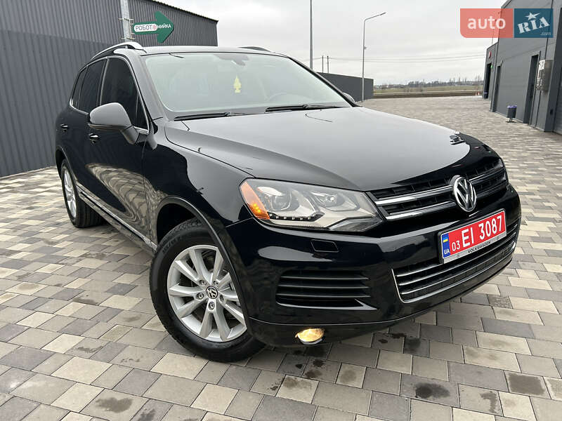Внедорожник / Кроссовер Volkswagen Touareg 2013 в Полтаве