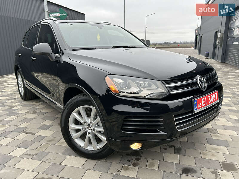 Внедорожник / Кроссовер Volkswagen Touareg 2013 в Полтаве