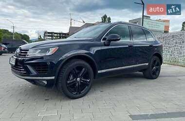 Внедорожник / Кроссовер Volkswagen Touareg 2017 в 