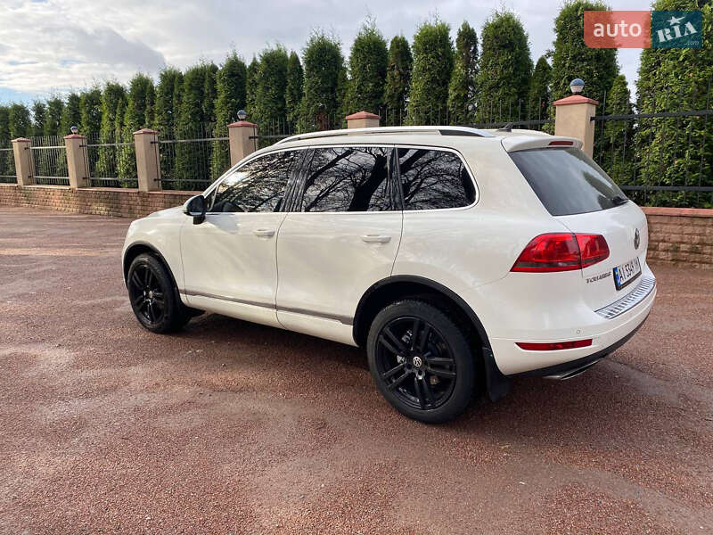 Позашляховик / Кросовер Volkswagen Touareg 2011 в Василькові