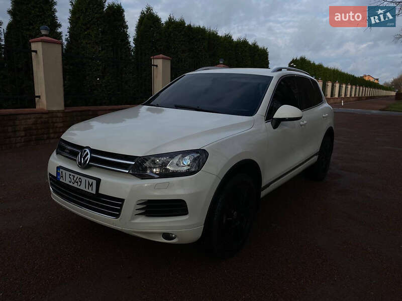 Позашляховик / Кросовер Volkswagen Touareg 2011 в Василькові